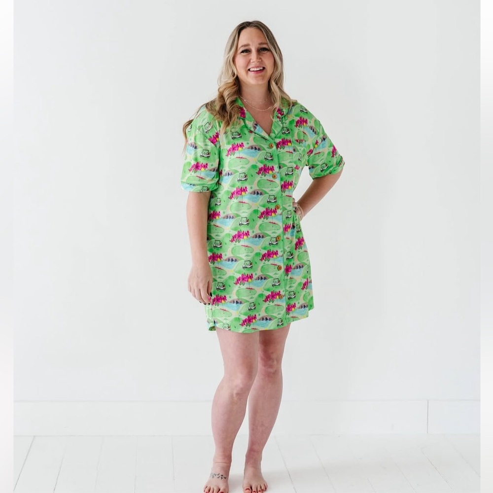 Kiki Lulu Bamboo Mama Lounge Nightgown Masters inspired print NWT